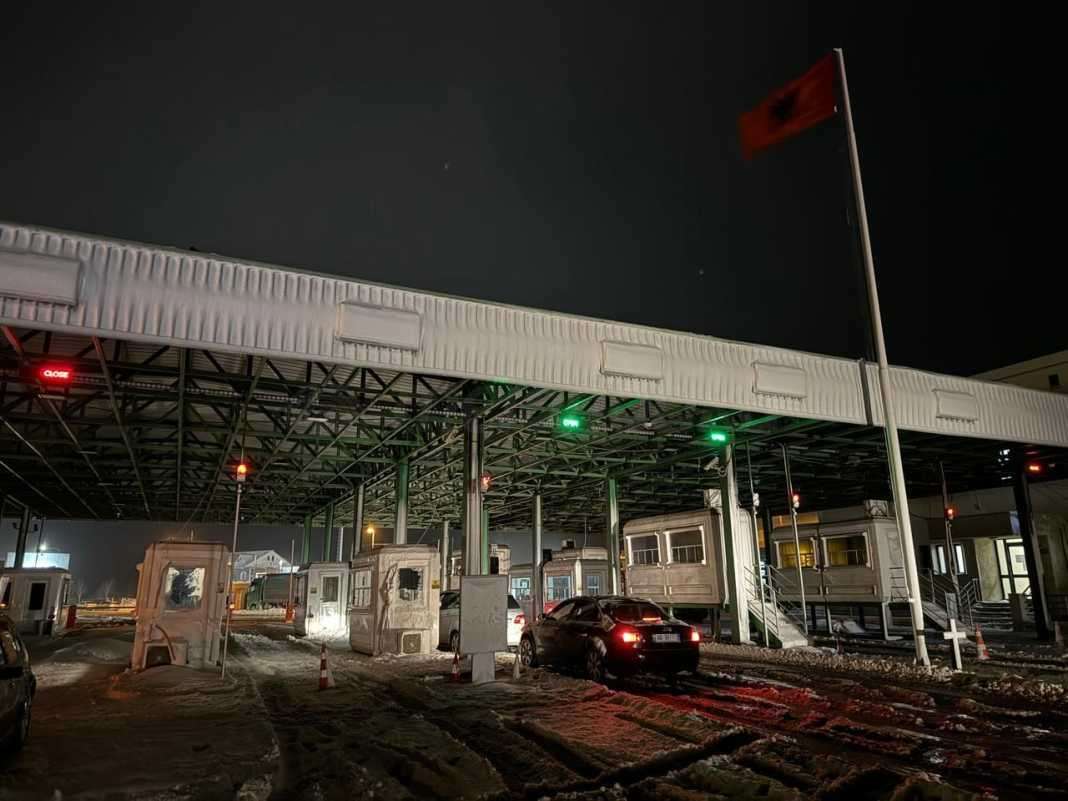 1705776289_ccca6Κρυσταλλοπηγή: Αναστέλλεται η διέλευση λεωφορείων και φορτηγών λόγω χιονιά 03f1d3b4311ba9042cf653913dc-1068x801