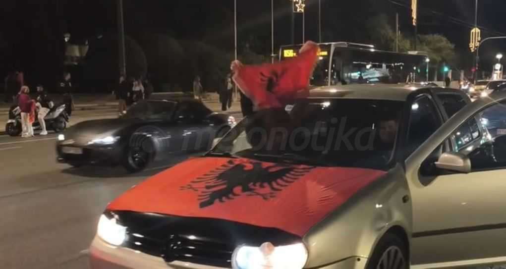 Αλβανοί γιόρτασαν την Ημέρα Ανεξαρτησίας σε Αθήνα – Σημαίες UCK στη Θεσσαλονίκη