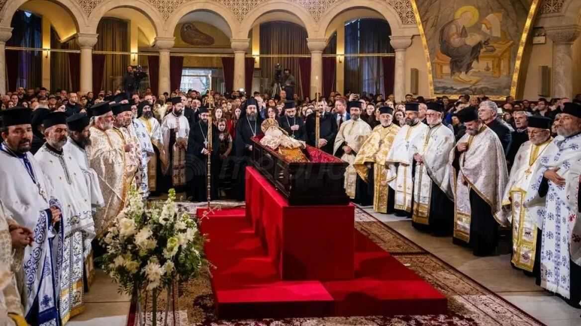 Η καρδιά της Ορθοδοξίας κτυπά στα Τίρανα-Το ύστατο «χαίρε» στον μακαριστό Αρχιεπίσκοπο Αναστάσιο