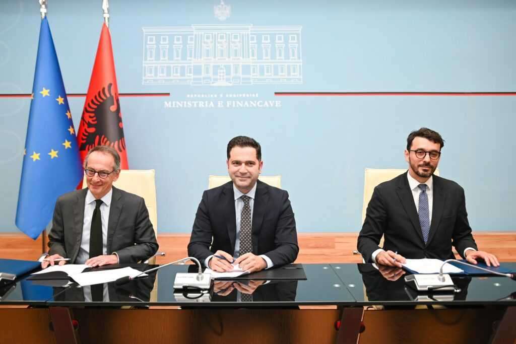 Δάνειο 45,75 εκατ. της EBRD στην αλβανική OSHEE