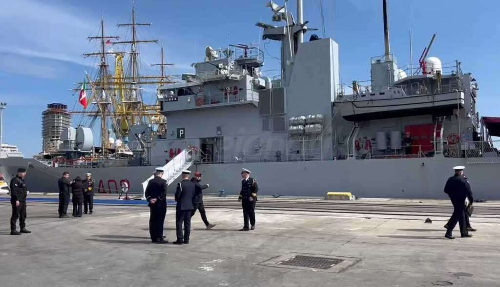 Η Ιταλία παρέδωσε στην Αλβανία την πολεμική φρεγάτα «Libra»