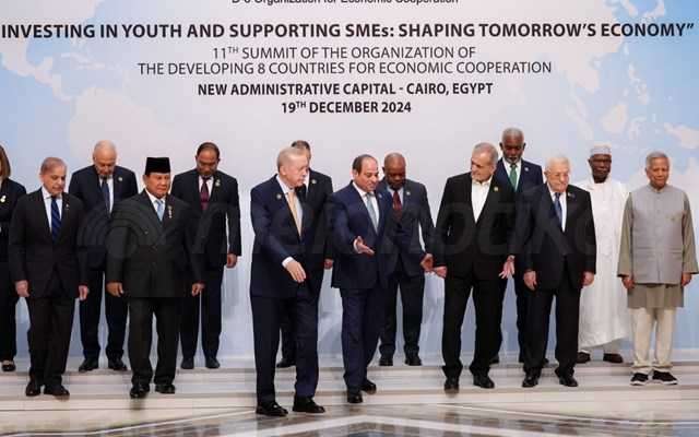 Οι πρόεδροι Τουρκίας και Ιράν απευθύνουν από την Αίγυπτο έκκληση για ενότητα στη Συρία