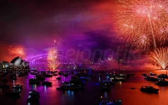 Η Αυστραλία υποδέχθηκε το 2025 με υπερθέαμα πυροτεχνημάτων