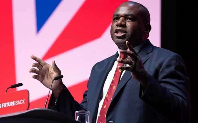 Βρετανοί αξιωματούχοι θα συναντηθούν με εκπροσώπους της μεταβατικής κυβέρνησης της Συρίας