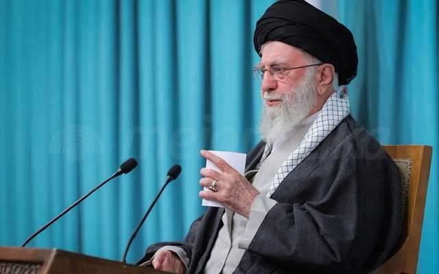 Χαμενεΐ: Στο Ιράν έχει αποδειχθεί ότι μια μουσουλμάνα με χιτζάμπ μπορεί να προοδεύσει περισσότερο από τις άλλες γυναίκες