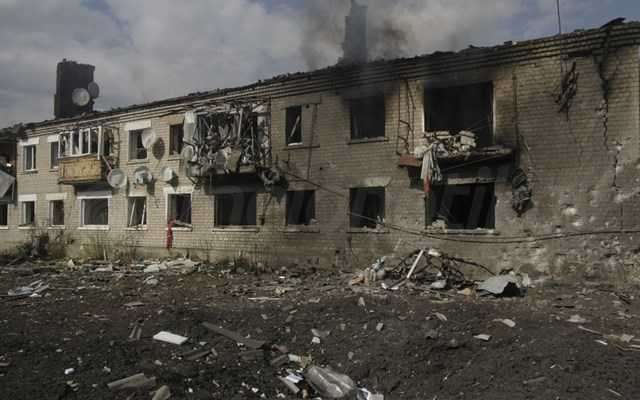 Ουκρανία: Τρεις νεκροί και τρεις τραυματίες από ρωσικό πύραυλο στο Χάρκοβο