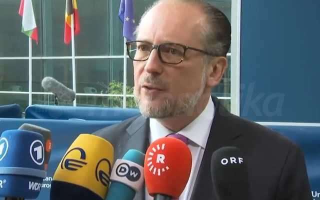 Παραίτηση Νεχάμερ: Ο ΥΠΕΞ Σάλενμπεργκ θα αναλάβει υπηρεσιακός καγκελάριος της Αυστρίας