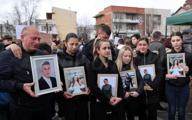 Β. Μακεδονία: Συγκέντρωση διαμαρτυρίας στην κεντρική πλατεία των Σκοπίων για την τραγωδία στο Κότσανι