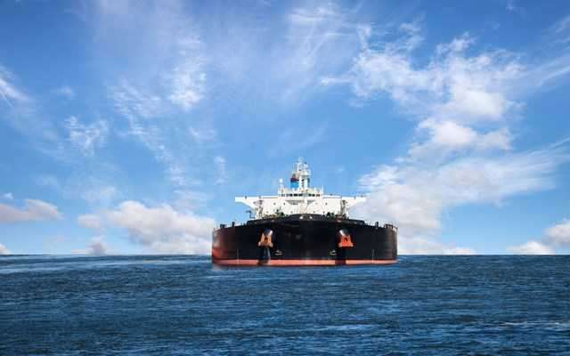 Τουρκία: Πυρκαγιά έπειτα από έκρηξη σε τάνκερ στη Μαύρη Θάλασσα - Ενδέχεται να χτύπησε σε νάρκη