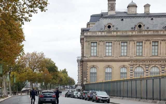 Μουσείο του Λούβρου: Ζημιές σε εκατοντάδες βιβλία λόγω διαρροής νερού