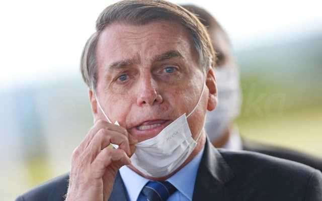 Μπολσονάρο: Ζητά πίσω το διαβατήριό του για να πάει στην ορκωμοσία Τραμπ