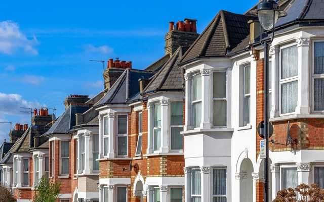 Βρετανία: Συνεχίστηκε η αύξηση των τιμών στις κατοικίες τον Δεκέμβριο
