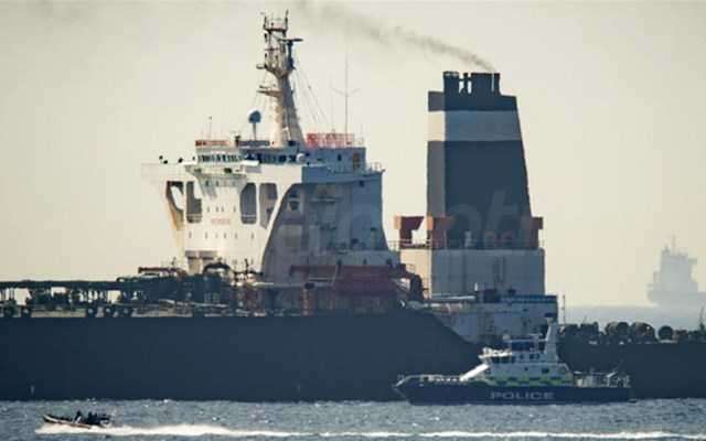 Bloomberg: Δεκάδες πετρελαιοφόρα έριξαν άγκυρα μετά τις τελευταίες αμερικανικές κυρώσεις