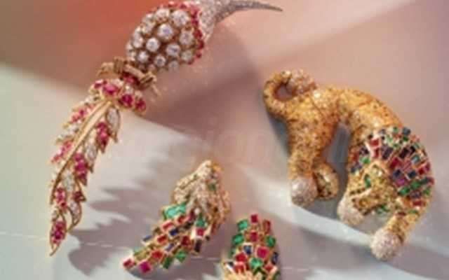 Βρετανία: Πλούσια Λονδρέζα υπόσχεται αποζημίωση για τον εντοπισμό των κλεμμένων κοσμημάτων αξίας άνω των 12 εκατ. ευρώ