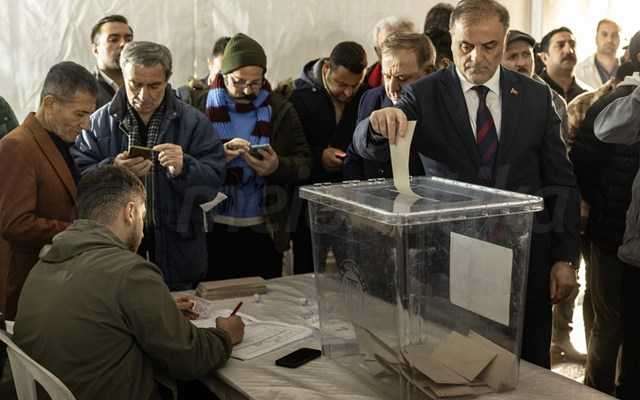 Ο Ιμάμογλου στη φυλακή, οι οπαδοί του στις κάλπες