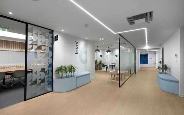 ΗΠΑ: Μείωση των απολύσεων τον Νοέμβριο αλλά παραμένουν σε υψηλά τριετίας