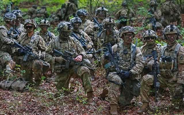 Ο αμερικανικός στρατός διαβεβαιώνει ότι η μείωση των στρατευμάτων του στη Ρουμανία δεν ισοδυναμεί με "αποχώρηση" των ΗΠΑ από την Ευρώπη