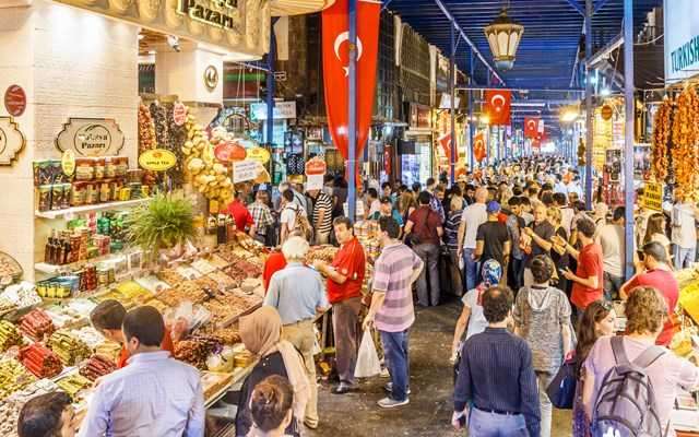 Η Τουρκία μειώνει τα επιτόκιά της πρώτη φορά μετά από δυο χρόνια