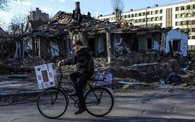 Ρωσικό μη επανδρωμένο αεροσκάφος έπληξε συγκρότημα διαμερισμάτων στην Ουκρανία