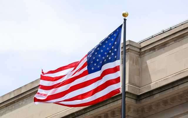 Μικρές μεταβολές στις υπηρεσίες των ΗΠΑ τον Νοέμβριο - Πτώση στις παραγγελίες