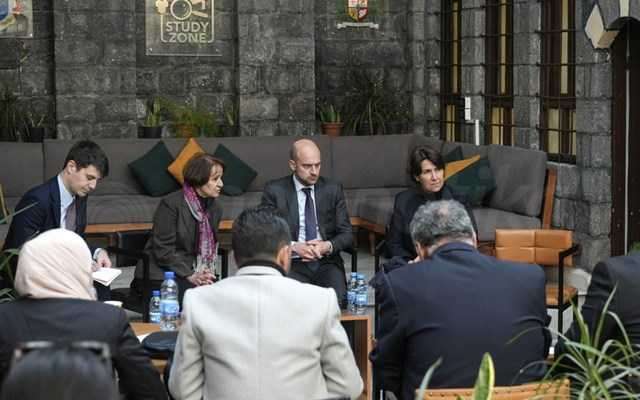 Συρία: Ο ΥΠΕΞ της Γαλλίας ζητά να βρεθεί μια "πολιτική λύση" με τους Κούρδους και να καταστραφούν τα χημικά όπλα