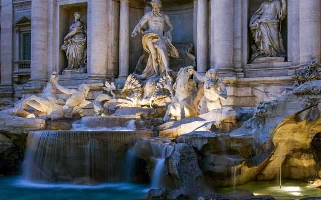 Ιταλία: Η αναστηλωμένη Φοντάνα ντι Τρέβι παραδόθηκε στο κοινό ενόψει του εορτασμού του Ιωβηλαίου