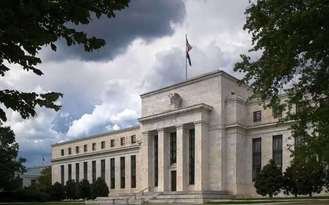ΗΠΑ: Παραιτείται ο αντιπρόεδρος της Fed, υπεύθυνος για την εποπτεία των τραπεζών, Μάικλ Μπαρ