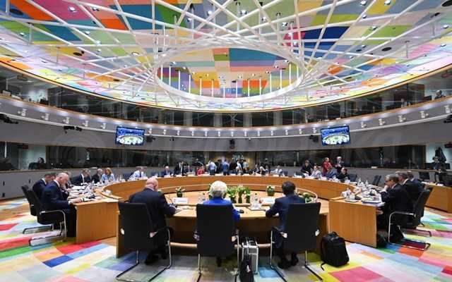 Politico: Πόσο θα "κόστιζαν" στην Ελλάδα και στην ΕΕ οι εγγυήσεις για το δάνειο στην Ουκρανία