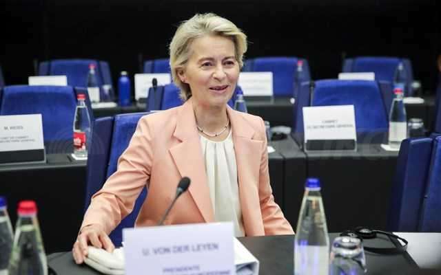 Φον ντερ Λάιεν: Η ΕΕ πρέπει να ενισχύσει τις σχέσεις με την Χάγιατ Ταχρίρ αλ-Σαμ