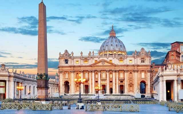 Ιταλία: Στις επτά το βράδυ, ώρα Ιταλίας, ο πάπας Φραγκίσκος θα ανοίξει την Αγία Πύλη του Βατικανού - Αρχίζει επίσημα το Άγιο Έτος των Καθολικών