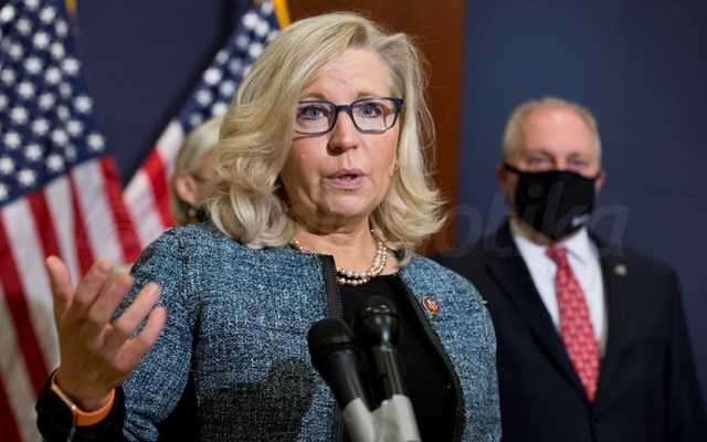 ΗΠΑ: Ο πρόεδρος Μπάιντεν παρασημοφόρησε την Ρεπουμπλικανή πρώην βουλεύτρια Τσέινι