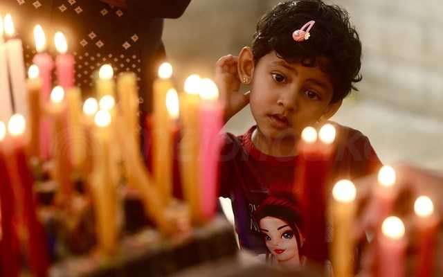 Εκατομμύρια χριστιανοί γιορτάζουν και τα φετινά Χριστούγεννα στη σκιά πολέμων