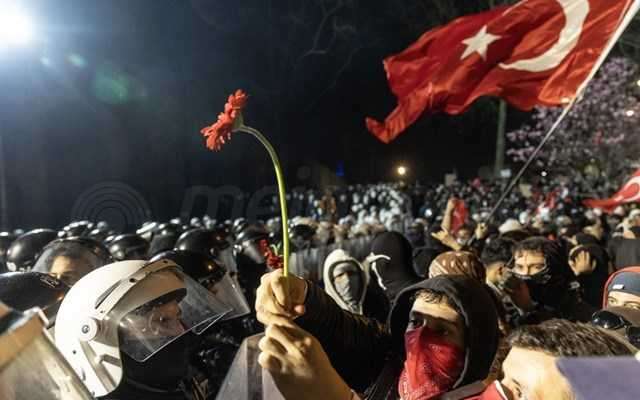 Τουρκία: Δεκαήμερη αναστολή μετάδοσης σε αντιπολιτευόμενο τηλεοπτικό σταθμό για "υποκίνηση μίσους"