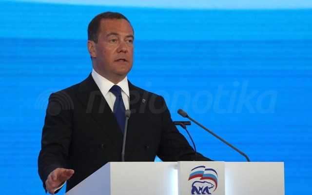 Μεντβέντεφ σε Times: "Είστε νόμιμοι στρατιωτικοί στόχοι, προσέχετε" - Καταδίκη από Λονδίνο