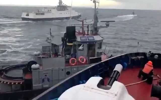 Ρωσία: Η πετρελαιοκηλίδα από τη βύθιση των δυο τάνκερ καλύπτει σχεδόν 50 χλμ ακτογραμμής