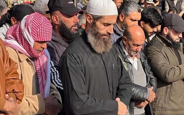 Συρία: Χιλιάδες διαδήλωσαν για την πρώτη επέτειο από την έναρξη της πτώσης του Άσαντ - Στο στόχαστρο και το Ισραήλ